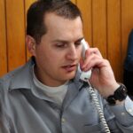 Ostateczna licytacja choinki mieszkańców Daleszyc - telefony odbierał Paweł Klepka / Stanisław Blinstrub / Radio Kielce