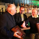 Wyróżnienia dla klubów za popularyzację sportu w mijającym roku wręczył dyrektor MOSiR Kielce Wojciech Dembski / Kamil Król / Radio Kielce