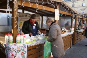 Jarmark Świąteczny na placu Literatów / Kamil Król / Radio Kielce