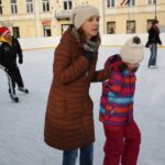 W pierwszy dzień Bożego Narodzenia lodowisko na kieleckim Rynku tętniło życiem / Kamil Król / Radio Kielce