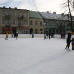 W pierwszy dzień Bożego Narodzenia lodowisko na kieleckim Rynku tętniło życiem / Kamil Król / Radio Kielce