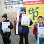 Dekoracja zwycięzców w poszczególnych kategoriach wiekowych / Kamil Król / Radio Kielce