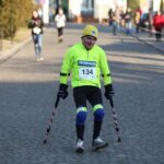 Zbigniew Stefaniak przebiegł o kulach dystans biegu głównego / Kamil Król / Radio Kielce