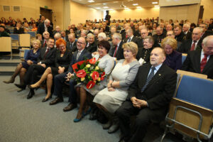 Uroczyste nadanie tytułu doktora honoris causa Politechniki Świętokrzyskiej prof. dr hab. inż. Antoniemu J. Tajdusiowi, dr h.c. / Wojciech Habdas / Radio Kielce