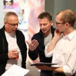 6 grudnia nagrywaliśmy materiał do klipu "Naszej pastorałki". Andrzej Wolski, Paweł Solarz i Bartłomiej Zapała ustalają ostatnie szczegóły nagrania. / Wojciech Habdas / Radio Kielce