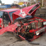 12 zniszczonych pojazdów to skutek nocnego rajdu pijanego kierowcy w Staszowie. / mat. Policji