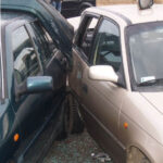 12 zniszczonych pojazdów to skutek nocnego rajdu pijanego kierowcy w Staszowie. / mat. Policji