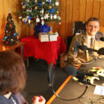 Licytację wspomógł Paweł Kosin z Nadleśnictwa Daleszyce / Piotr Michalski / Radio Kielce