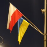 Polskie i ukraińskie flagi w centrum Kielc / Stanisław Blinstrub / Radio Kielce