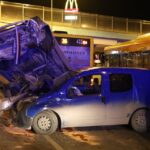 Autobus MPK staranował kilka samochodów w centrum Kielc. / Piotr Michalski / Radio Kielce