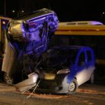 Autobus MPK staranował kilka samochodów w centrum Kielc. / Piotr Michalski / Radio Kielce