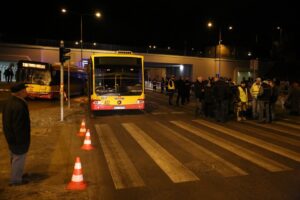 Autobus MPK staranował kilka samochodów w centrum Kielc. / Piotr Michalski / Radio Kielce