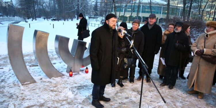 Międzynarodowy Dzień Pamięci o Ofiarach Holokaustu . / Piotr Michalski / Radio Kielce