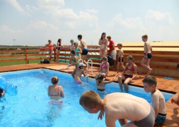 Lato w mieście - baseny letnie w Nowinach / Piotr Michalski / Radio Kielce