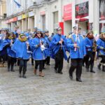 Kwesta na kieleckich ulicach - przemarsz orkiestry. / Stanisław Blinstrub / Radio Kielce