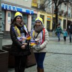 Kwesta na kieleckich ulicach - fanki Vive Targi Kielce / Stanisław Blinstrub / Radio Kielce