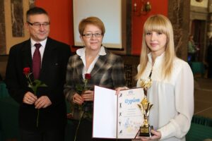 Siedmiu Wspaniałych 2013 - Oliwia Czupryńska wraz z opiekunami / Stanisław Blinstrub / Radio Kielce