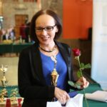 Siedmiu Wspaniałych 2013 - wyróżnienie dla młodego Niepełnosprawnego Sportowca Mateusza Szlufika odebrała dyr Grażyna Grochowska dyrektor SOW z Buska-Zdrojayu / Stanisław Blinstrub / Radio Kielce
