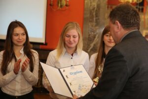 Siedmiu Wspaniałych 2013 - Młode Piłkarki Ręcznych z Daleszyc / Stanisław Blinstrub / Radio Kielce
