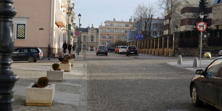 Czy autobusy pojadą Czerwonego Krzyża, Wesołą i Mickiewicza? / Stanisław Blinstrub / Radio Kielce