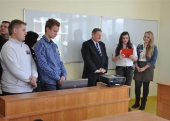 Oddanie nowego skrzydła zespołu szkół ekonomicznych w Sandomierzu, jedna z sal zdjęcie / Grażyna Szlęzak-Wójcik / Radio Kielce