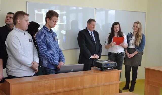Oddanie nowego skrzydła zespołu szkół ekonomicznych w Sandomierzu, jedna z sal zdjęcie / Grażyna Szlęzak-Wójcik / Radio Kielce