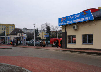 Nowy dworzec autobusowy w Opatowie / Teresa Czajkowska / Radio Kielce