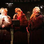 12.1.2014 Daleszyce. Na rynku w ramach WOŚP wystąpiły liczne zespoły ludowe. / Wojciech Habdas / Radio Kielce