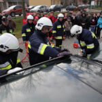 12.1.2014 Pacanów. WOŚP. Bajkowa Orkiestra Europejskie Centrum Bajki.  Pokazy Straży Pożarnej, Policji, Ratownictwa Medycznego / Wojciech Habdas / Radio Kielce