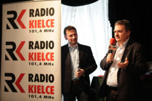 W DŚT odbył się finał akcji Choinka pod choinkę 2013. Do dziennikarzy dołączył Jarosław Kusto, prezes Radia Kielce. / Wojciech Habdas / Radio Kielce