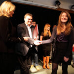 W DŚT odbył się finał akcji Choinka pod choinkę 2013. Młodzież odebrała stypendia z rąk Jarosława Kusto, prezesa Radia Kielce, i Joanny Gergont-Woś, redaktor naczelnej. / Wojciech Habdas / Radio Kielce