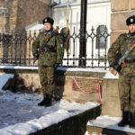 Wyjątkowe obchody 151. rocznicy wybuchu Powstania Styczniowego odbyły się dziś w Suchedniowie. Pamiątkowa tablica na murze kościoła. / Wojciech Habdas / Radio Kielce