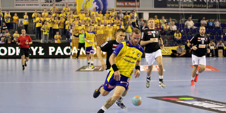 W pierwszym meczu sezonu 2013/2014 drużyna Vive Targi Kielce pokonała Górnika Zabrze 30:23 / Wojciech Habdas / Radio Kielce