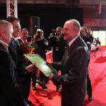 62. Plebiscyt Świętokrzyskie Gwiazdy Sportu 2013. Najpopularniejszy sportowiec - miejsce 7 - Maciej Korzym - Korona Kielce (nagrodę w zastępstwie odbiera Andrzej Szołowski, trener przygotowania fizycznego) / Wojciech Habdas / Radio Kielce