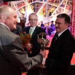 62. Plebiscyt Świętokrzyskie Gwiazdy Sportu 2013. Najpopularniejszy sportowiec - miejsce 7 - Maciej Korzym - Korona Kielce (nagrodę w zastępstwie odbiera Andrzej Szołowski, trener przygotowania fizycznego) / Wojciech Habdas / Radio Kielce