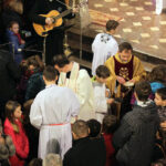 Inscenizację trzech orszaków zmierzających do betlejemskiej szopki poprzedziła msza święta w Bazylice Katedralnej. / Wojciech Habdas / Radio Kielce