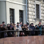 W Kielcach w święto Trzech Króli odbyła się inscenizacja trzech orszaków zmierzających do betlejemskiej szopki na placu Najświętszej Maryi Panny przed bazyliką katedralną. / Wojciech Habdas / Radio Kielce