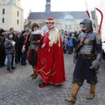 W Kielcach w święto Trzech Króli odbyła się inscenizacja trzech orszaków zmierzających do betlejemskiej szopki na placu Najświętszej Maryi Panny przed bazyliką katedralną. Bertus Servaas właściciel firmy Vive. / Wojciech Habdas / Radio Kielce