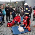 12.1.2014 Pacanów. WOŚP. Bajkowa Orkiestra Europejskie Centrum Bajki.  Pokazy Straży Pożarnej, Policji, Ratownictwa Medycznego / Wojciech Habdas / Radio Kielce