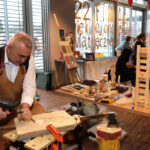 12.1.2014 Pacanów. WOŚP. Bajkowa Orkiestra Europejskie Centrum Bajki. Warsztaty rzeźbiarskie, prowadzi Pan Andrzej Kozłowski / Wojciech Habdas / Radio Kielce