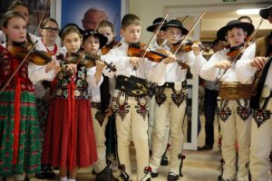 Koncert góralskiego zespołu "Majeranki" z Chabówki koło Rabki / Stanisław Blinstrub / Radio Kielce