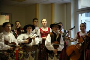 Koncert góralskiego zespołu "Majeranki" z Chabówki koło Rabki / Stanisław Blinstrub / Radio Kielce