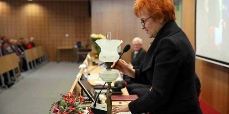Alicja Adamczak zostanie Honorowym Obywatelem Gminy Dwikozy - Radio Kielce Alicja Adamczak zostanie Honorowym Obywatelem Gminy Dwikozy