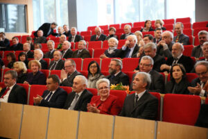 Jubileusz 40-lecia pracy naukowej prof. zw. dr hab. Ryszarda Michała Czarnego. Alicja Adamczak, wieloletnia prezes Urzędu Patentowego Rzeczypospolitej Polskiej. / Wojciech Habdas / Radio Kielce