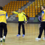 Pierwsze treningi z drużyną przeprowadził dzisiaj w Hali Legionów nowy trener Vive Targów Kielce Tałant Dujszebajew. / Wojciech Habdas / Radio Kielce