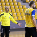 Pierwsze treningi z drużyną przeprowadził dzisiaj w Hali Legionów nowy trener Vive Targów Kielce Tałant Dujszebajew. / Wojciech Habdas / Radio Kielce