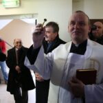 Mieszkania poświęcił zastępca dyrektora Caritas ks. Krzysztof Banasik / Kamil Król / Radio Kielce