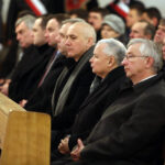 W Starachowicach odsłonięto tablicę poświęconą pamięci Jadwigi Kaczyńskiej. W uroczystości uczestniczył Jarosław Kaczyński. / Wojciech Habdas / Radio Kielce