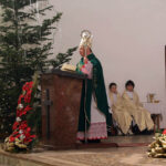 W Starachowicach odsłonięto tablicę poświęconą pamięci Jadwigi Kaczyńskiej. W uroczystości uczestniczył Jarosław Kaczyński. n/z biskup radomski - Henryk Tomasik. / Wojciech Habdas / Radio Kielce