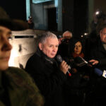 W Starachowicach odsłonięto tablicę poświęconą pamięci Jadwigi Kaczyńskiej. W uroczystości uczestniczył Jarosław Kaczyński. / Wojciech Habdas / Radio Kielce